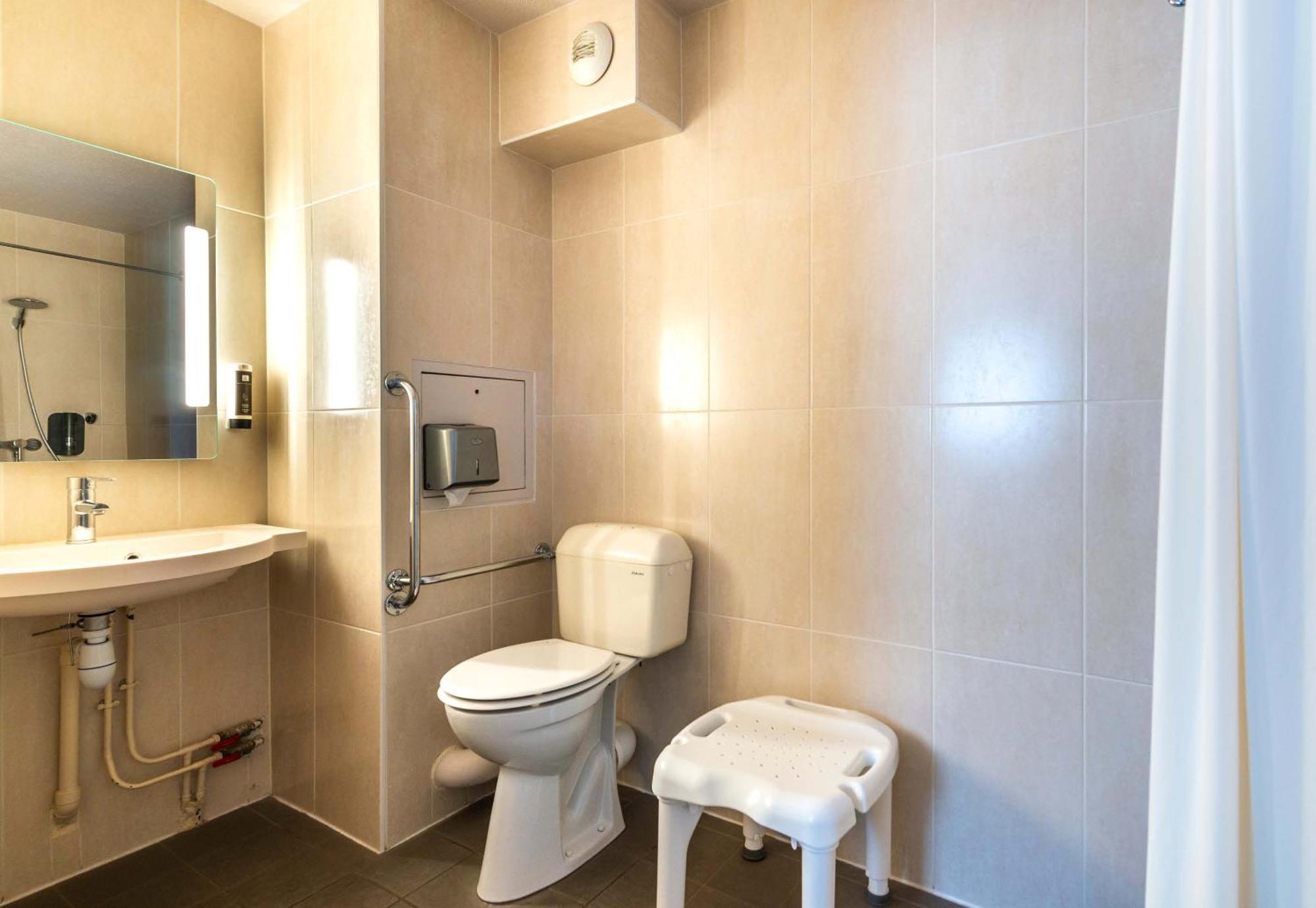 B&B Hotel Nantes Parc Expos La Chapelle ภายนอก รูปภาพ