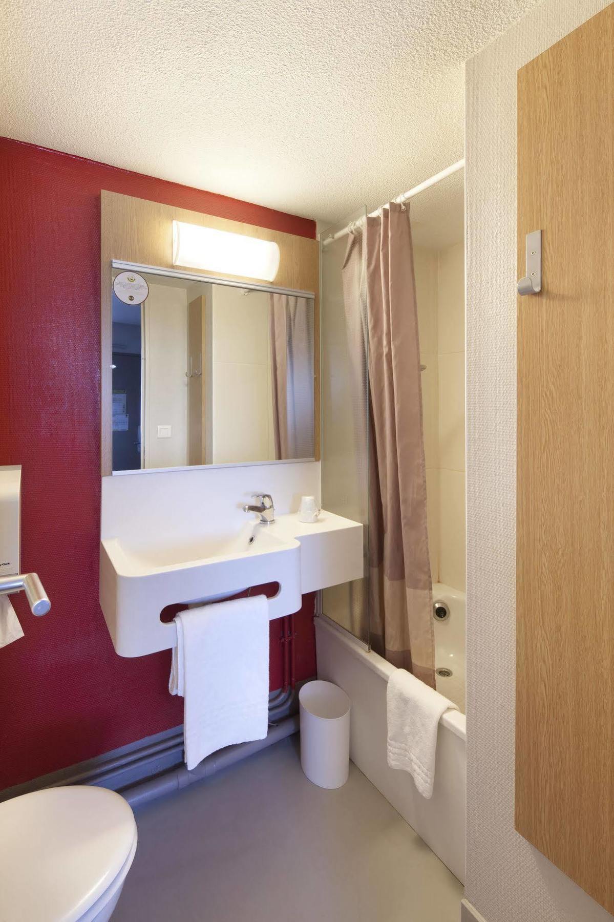 B&B Hotel Nantes Parc Expos La Chapelle ภายนอก รูปภาพ