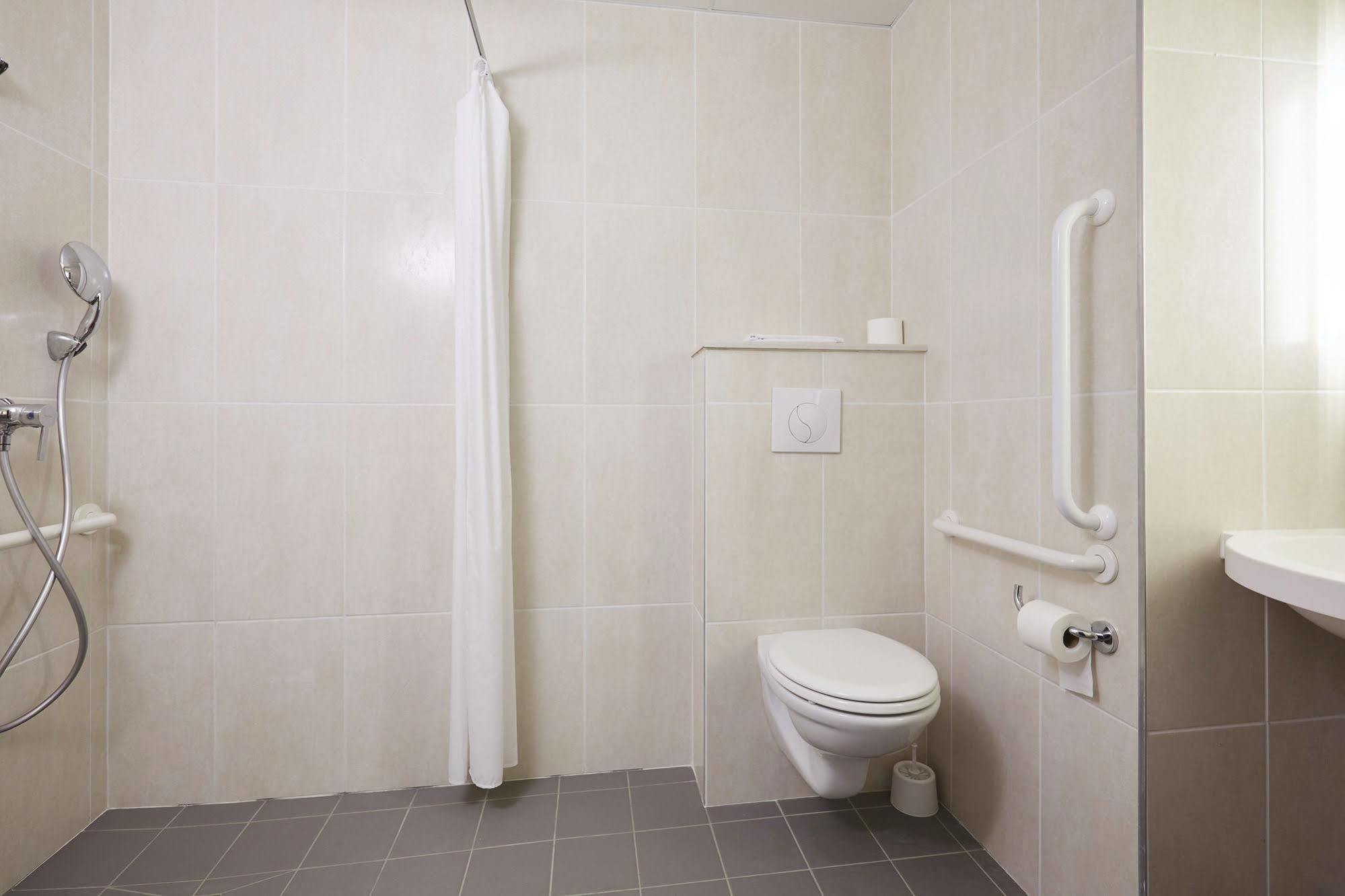 B&B Hotel Nantes Parc Expos La Chapelle ภายนอก รูปภาพ